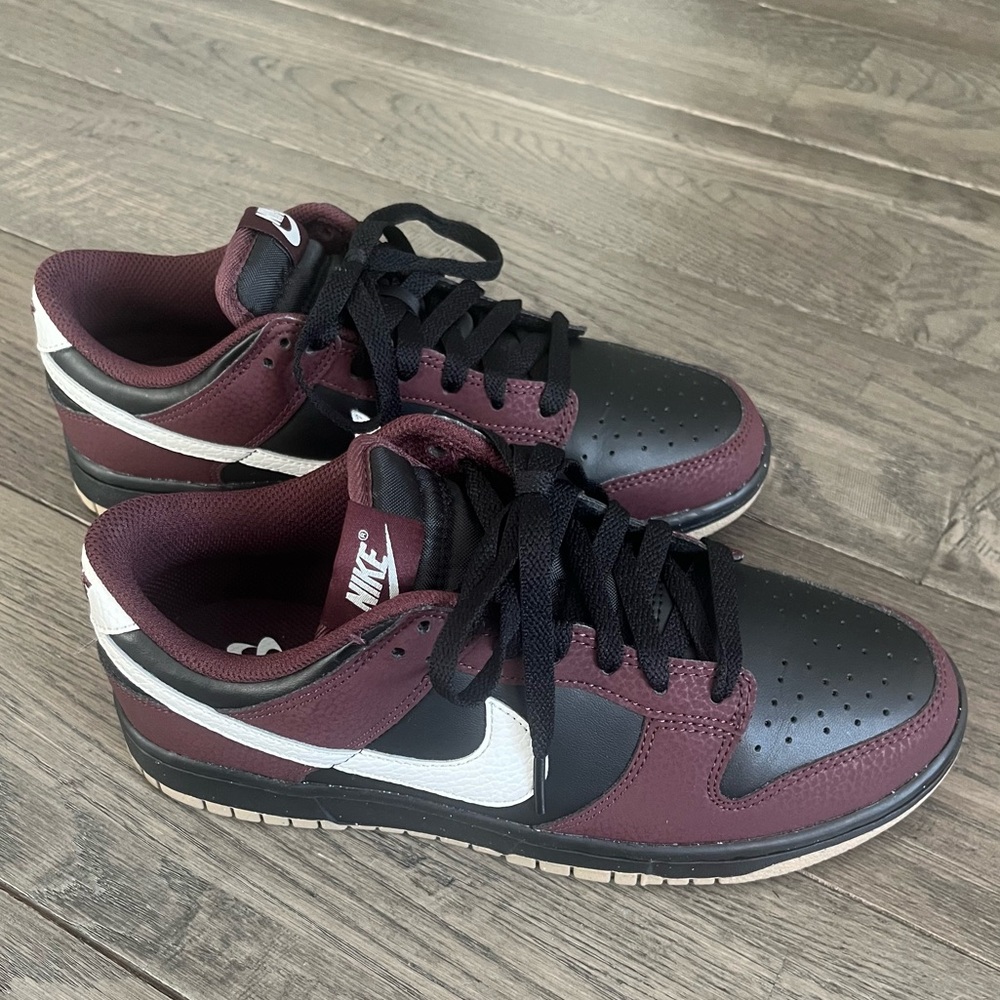 Nike dunks - women’s size 7.5